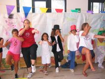 La Senza Frontiere circus fun and dance in Sicily.JPG